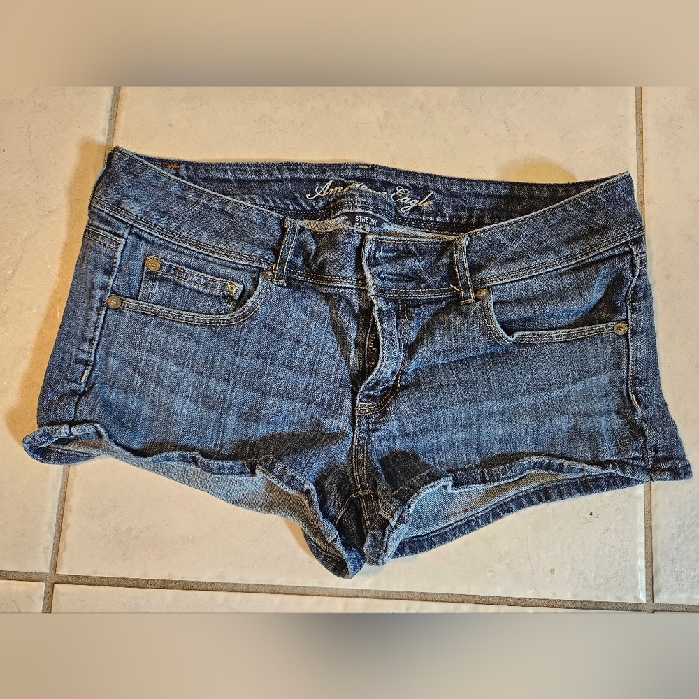 American Eagle Stretch denim shorts Size 12 (34)